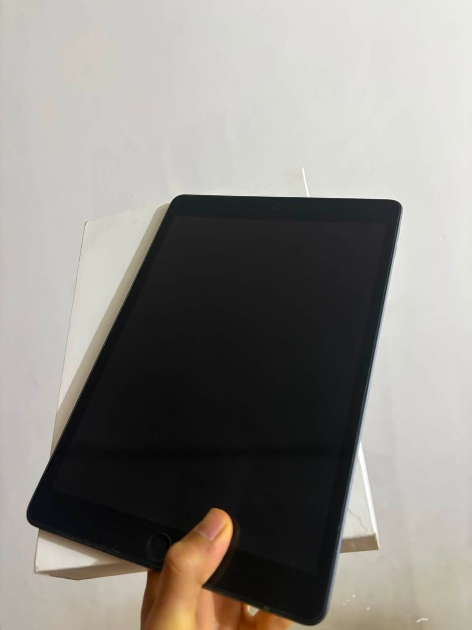 السلام عليكم ايباد iPad 9 للبيع مستخدم دراسه فقط
السلام عليكم اخوتي 
ايباد 9 للبيع نضافته 90% الجهاز لا مفتوح ولا مبدل بيه شي (وتر) + تجي تفحص وين ما يعجبك وبالنسبه للبطارية لو 87 او 86 وناشر صورة الفحص بالصور فاحصه قبل اسبوع وصرف البطارية جيد جداً ومناسب للدراسه والألعاب..أمانة الله ورسوله الجهاز جداً نظيف وانشاءالله تدعيلي عليه
كارتون 
سبب البيع(الجهاز ما استخدمه متروك) 
لزكه جديده
ذاكره 64G
المكان : تقاطع الخضراء (بغداد)
السعر :265 الف 
الرقم : ***********
متواجد واتساب
