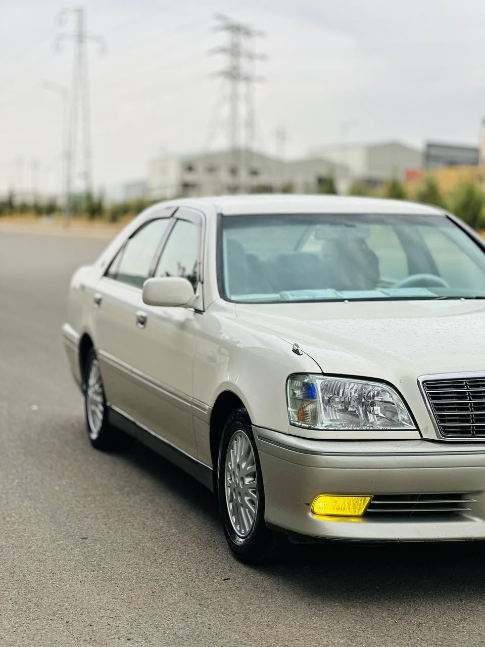 تويوتا كراون • VVTi • ٢ دوگمه