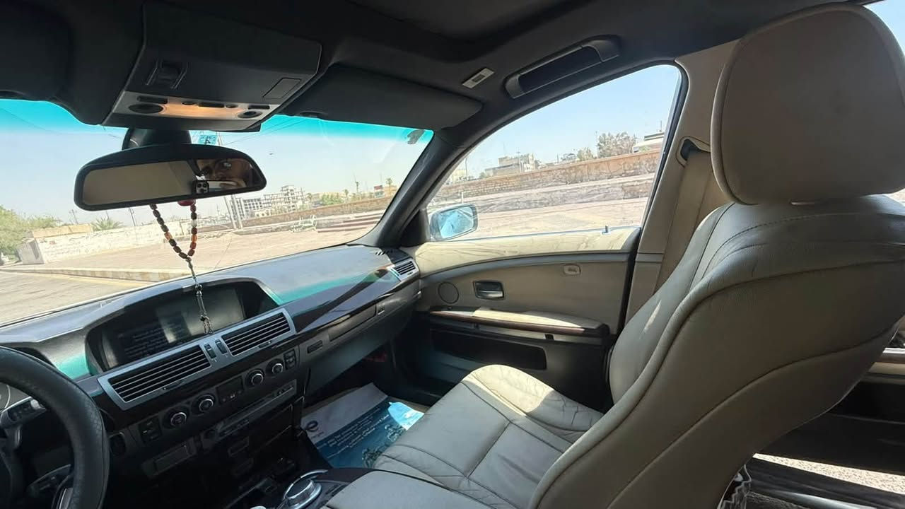 السلام عليكم بيع فقط باخره فول السياره كفاله
موديل ٢٠٠٦ السعر ١٥٠ 
 مكانه ميسان العماره 
***********
