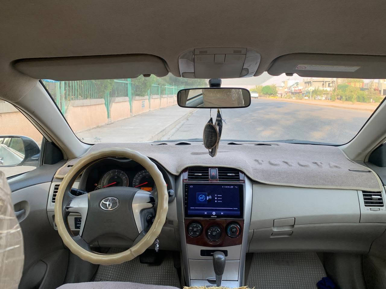 کرۆلای مۆدێل 2009 مواسەفات XLI سەیارەکە تابڵێی شتیکی جوانەو ناوازەیە هەیکەلی جوانە خەلیجیە جام کارەبایە پێشو دوای کەپسە بەس دوو دەرگای بۆیاخە کارتی بەنزینی لەگەڵایە گێڕو مەکینەی بەشەرتە بێ تەقەو ڕەقەیە شتێکی زۆر ناوازەیە مەکینە گەورەیە سعرەکەشی 110مەجالی تێدایە 
ڕەقەم *********** دخان, السليمانية
