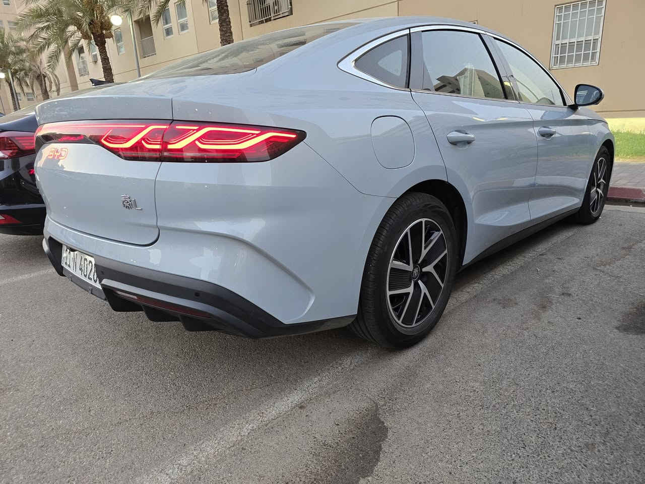 BYD QIN L
بي واي دي كن ال
موديل 24 
اللون سمائي مميز 
الداخل اسود زيتوني
شاشة قلاب
كرسي السائق كهرباء
بطارية 80
5 كامرات
حساس امامي خلفي جانبي
ماشية 11000
السعر 24 ونص وبيهة مجال بسيط
بغداد مجمع بسماية السكني
***********
السيارة مكفولة من الدعامية للدعامية
