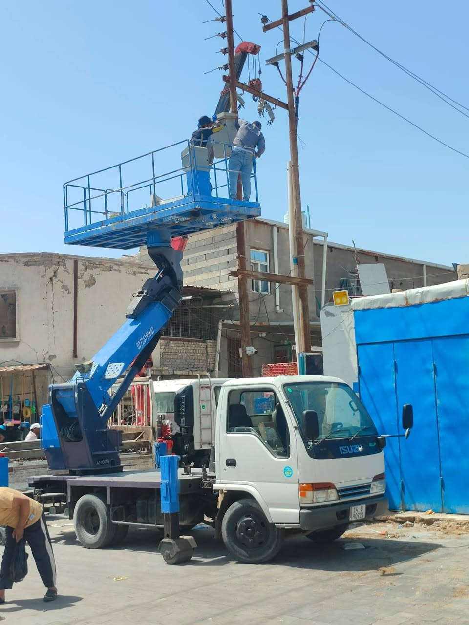 سلام عليكم سياره البيع 12متر جاهزه العمل مرقم وجاهز تواصل ***********سعر 210باقي تفاصيل تصال عنوان بصره
