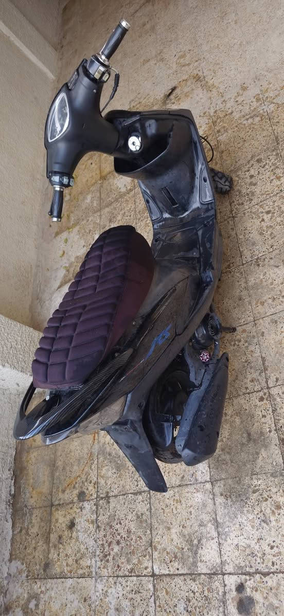 السلام عليكم 
دراجه ماكس عدله ما مفتوحه كلشي شغال ما عده السلف تحتاج باتري......
 نكره هندر كفرات تجاريه و موجوده كفراته البلادي  اذا تريدهن  بدون اي كسر فقط شخوط خفيفه 
 وموجوده صالنصه رياضي هم سعره وحد .... 
حي المعلمين الجديد  
الدراجه سعره ٨٥٠ وبيه مجال 
 خاص مفتوح أو واتساب ***********
