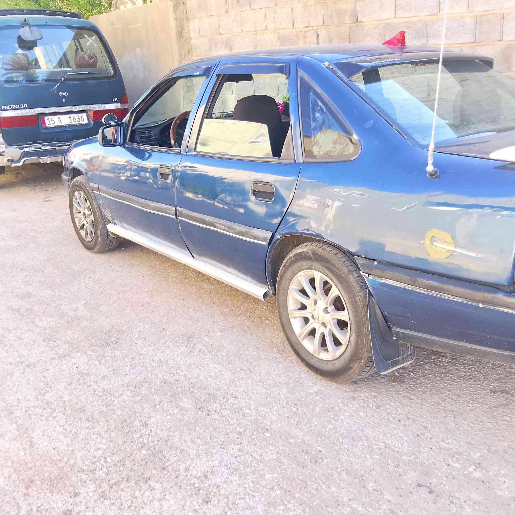 سلام عليكم اوبل فكتره سياره خير من الله كير عادي موديل 93متصرف عليه ربع كهرباه كله شغاله مكان القائم  سعر 38 بيه مجال ***********
