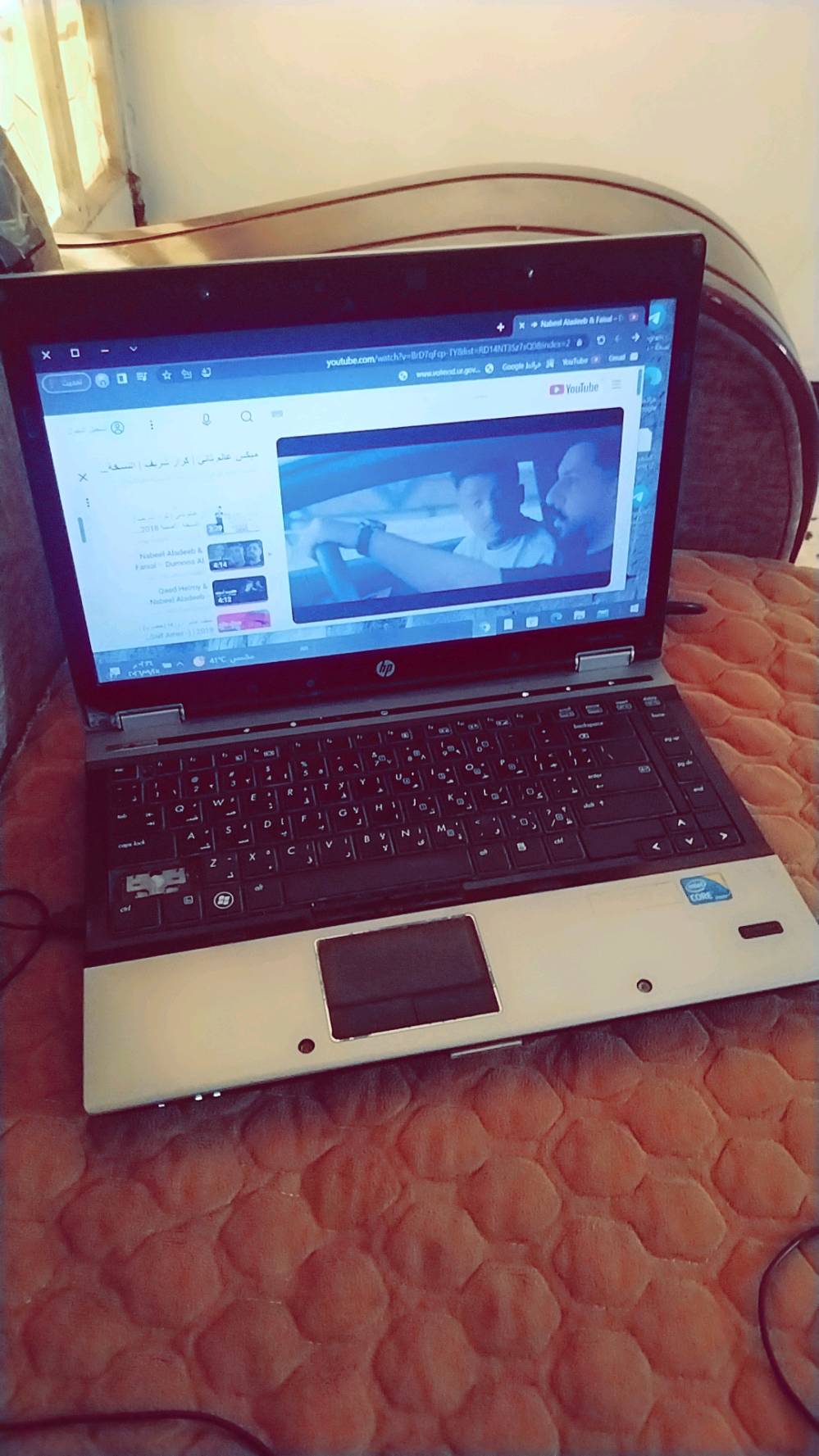 ب40 جوه السوك حاسبه نضيفه
هذا الحاسوب المحمول هو من سلسلة HP EliteBook / ProBook (بالتحديد طراز مثل HP EliteBook 8460p أو HP ProBook 6460b).
​1. اسم الجهاز:
​HP EliteBook 8460p (أو HP ProBook 6460b).
​2. المواصفات العامة لهذا الطراز:
​المعالج (CPU): Intel Core i5 أو i7 من الجيل الثاني (مثل Intel Core i5-2520M).
​الذاكرة العشوائية (RAM): تأتي غالباً بـ 4 غيغابايت إلى 8 غيغابايت DDR3 (قابل للتحديث).
​التخزين (Storage): قرص صلب HDD بسعة 320 غيغابايت / 500 غيغابايت أو SSD مفعل لاحقاً.
​الشاشة: بحجم 14.0 بوصة وبدقة 1366 × 768 بكسل.
​كرت الشاشة (GPU): Intel HD Graphics 3000 مدمج.