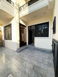 دار مساحه ١٤٠ م الواجهه ٧ م والنزال ٢٠ م  يحتوي على كراج سيارة ومطبخ و...