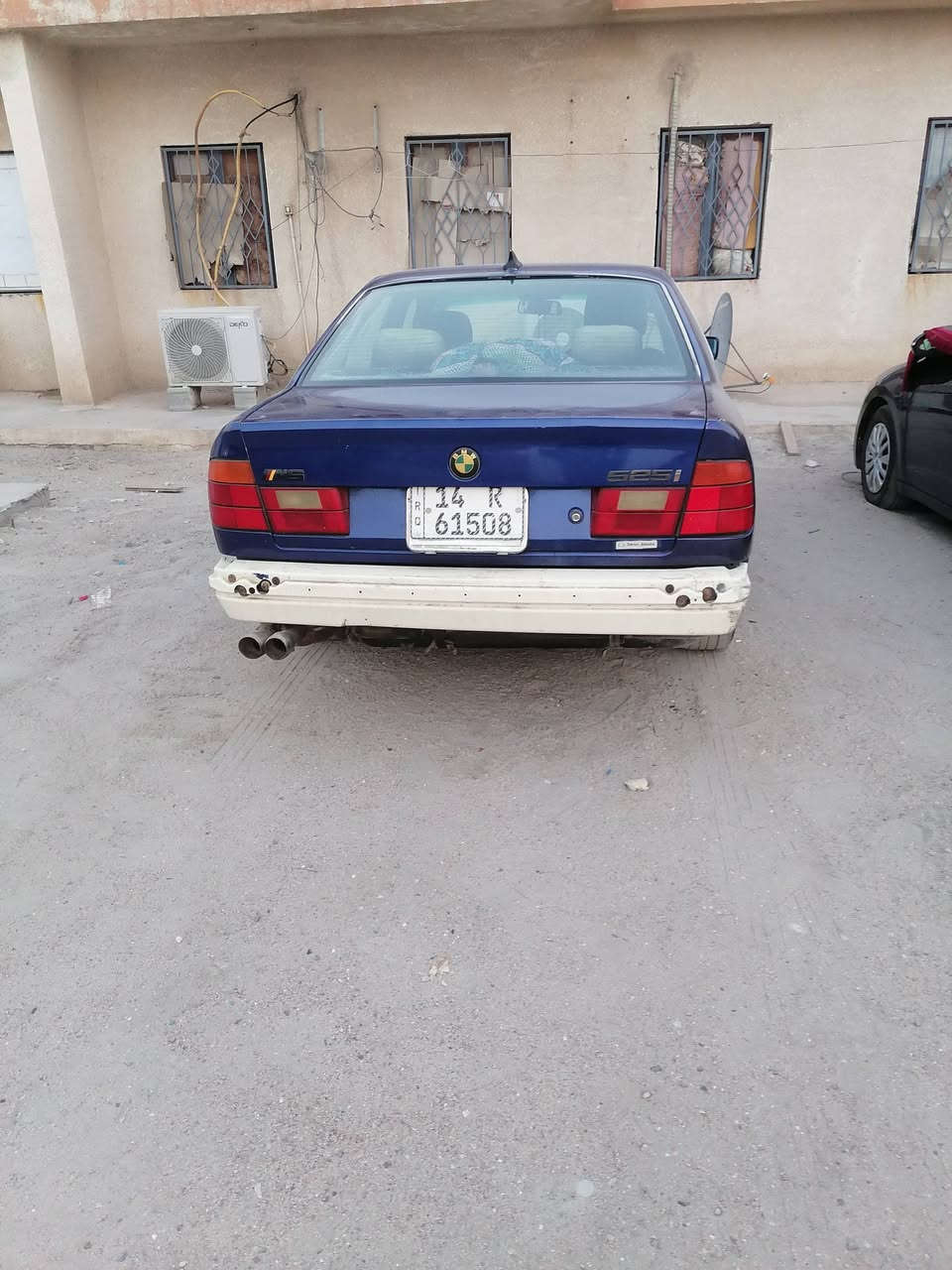 السلام عليكم أقره تفاصيل زين يا غالي بي ام 525موديل 90رقم البصرة مسكر فانوس اوتو سنويه ل31 سياره  نقصه دعاميه خلفيه  تبريد شغال حداديه تعبانه كهربائيات غرفه حلوه مكاني البصرة عارضه 35بيه مجال الشراي *********** بسمي
