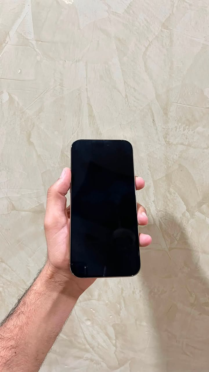 السلام عليكم أيفون ١٦ برو ماكس للبيع
بطارية ٩١  رقمي ***********
ذاكره ٢٥٦
اصلي استخدام شخصي مع جميع الملحقات كارتون
السعر مليون و ١٥٠ و مجال بسيط الجهاز نظيف جداً 
ملاحظة : الضهر مجرد كسر بدون خلل
