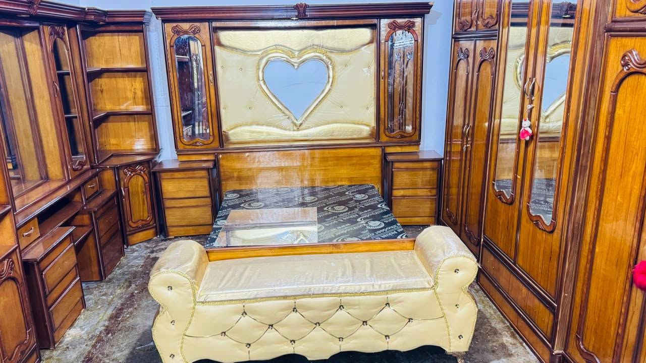 غرفه نوم ملكي صاج عراقي داخل خارج استخدام قليل  للاستفسار الاتصال ع الرقم ***********
