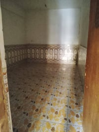 بيت للايجار طابو صرف ملك شارع الكهرباء قرب صورة الامام علي مساحة ٧٥ مت...