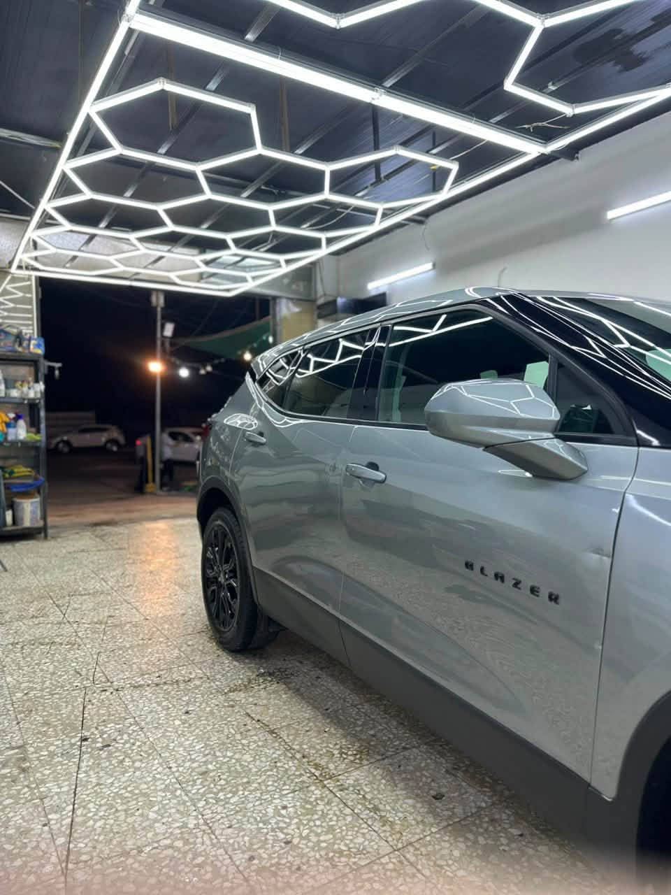 🚘 للبيع بليزر 2023 2LT
للبيع شفروليه بليزر 2023 2LT، السيارة نظيفة وحلوة كلش، استخدام شخصي ومرتبة.

🔹 موديل 2023
🔹 فئة 2LT
🔹 مكينة 2.0 تيربو
🔹 وارد أمريكي 🇺🇸
🔹 ممشى تقريباً 37 ألف كم
🔹 اللون: [فضي]
🔹 السيارة حادثها موضح بالصورة مواصل لاشاصي ولا لغد تكدر تتاكد اي مكان 

💰 السعر: '١٨.٠٠٠. الف دولار 
📍 المكان: بغداد – السيدية

.

📞 للاستفسار والتواصل: واتساب[ ***********]
