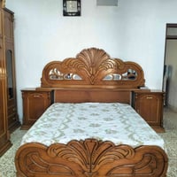غرفة نوم خشب • نظيفه • قنصور ٦ أبواب