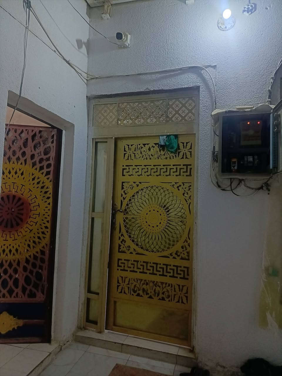 سلام عليكم بيت البيع يم الكنطره ما شيخ نعمه مساحته135 بي غرفتين ومطبخ وباب خلفي وستقبال  سعر خاص ***********

