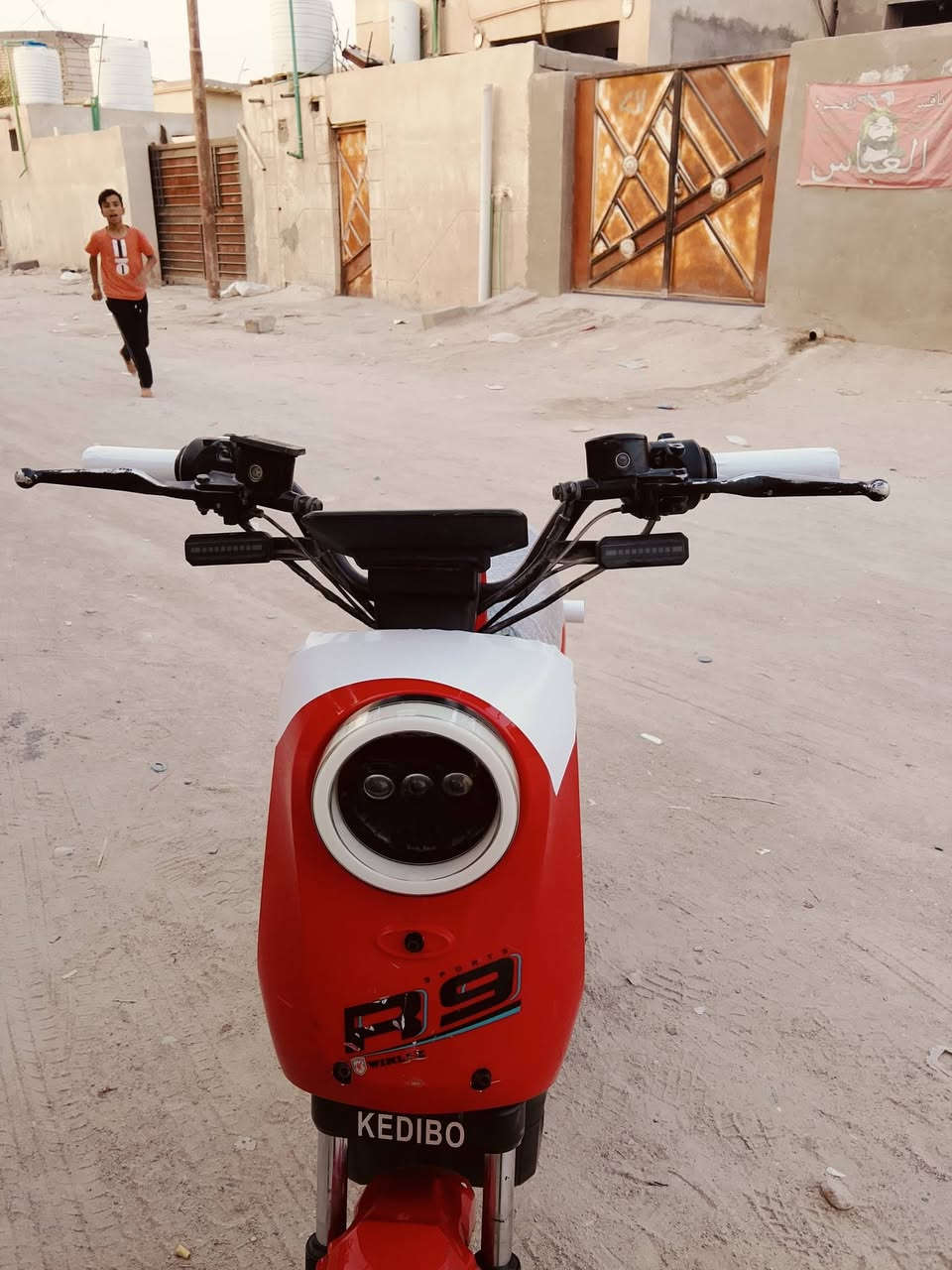 R9 • ٢٠٢٥ • بطاريات