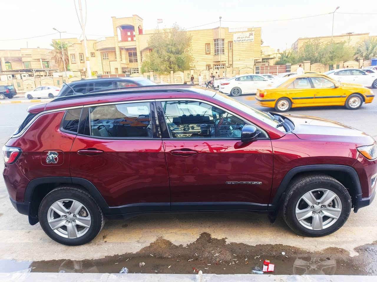 جيب كومباس LIMITED
لون كرزي
الموديل : 2023
حجم المحرك : 4 سلندر 2400
عداد المسافه : 46 الف mill
الضرر : جاملغ و بنيد صبغ بدون دواخل 
المواصفات .. بصمة تشغيل وابواب 
تحديد مسار - مقاعد جلد - فور ويل
تبريد قطعتين - لايت زينون - اوتو ستوب
سايد بريك كهرباء - مثبت سرعه 
شاشة كار بلي - كامره خلفيه 
السياره جدا نضيفه وجاهزه بدون نقص
تخم تاير جديد
بطاريه جديده
السعر 135
***********وات ساب
