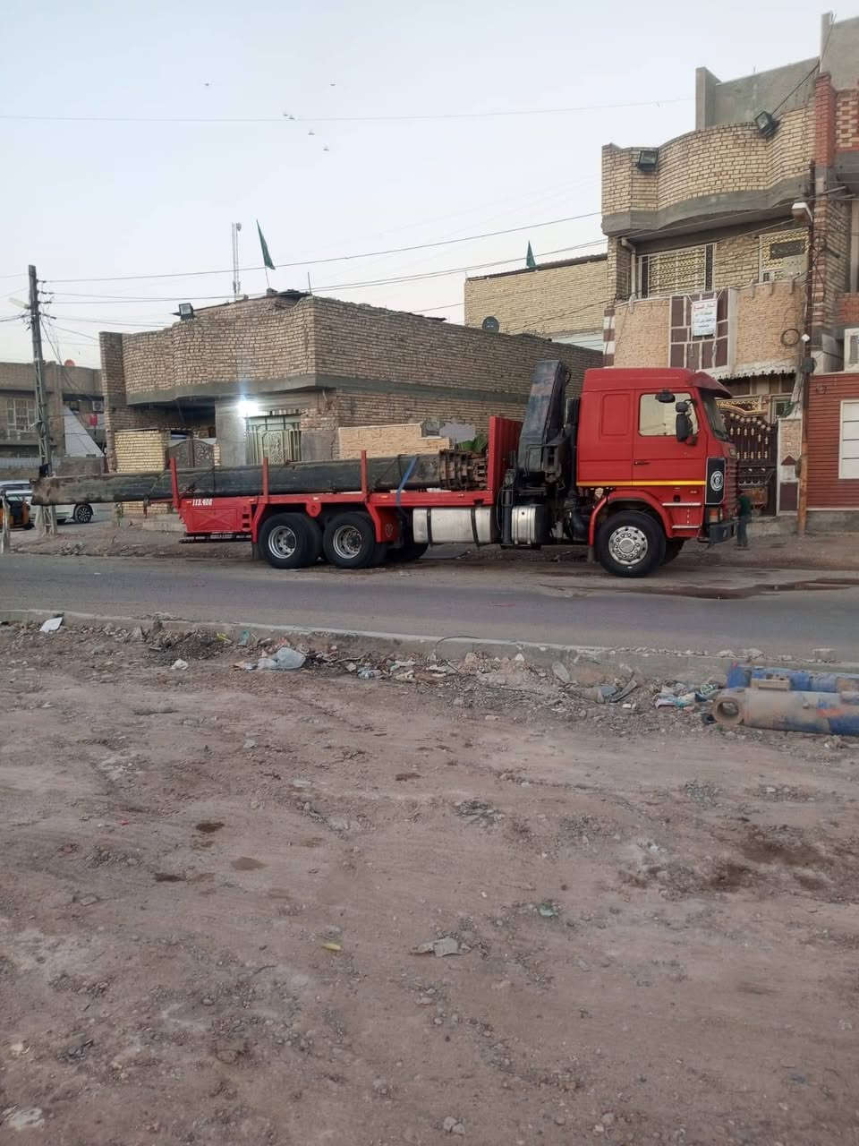 سكانيه كرين حموله 10 طن
سياره جاهزه كير ومكينه خير من الله 
طول السياره 7متر 
مكان السياره بغداد مدينه الصدر 
رقم الهاتف : *********** صاحب السياره
ملاحظه اني مكلف ب النشر
