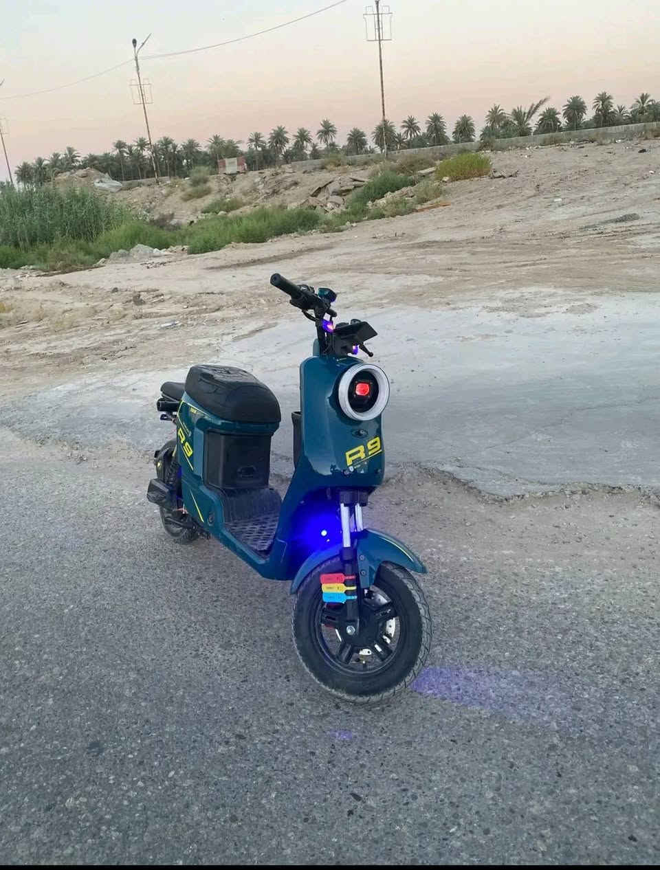 العنوان بابل الجزائر 
دراجه شحن للبيع(R9) 

الموديل 2025 شركه الدراجه ونلي المعروفه والبطارات هم ونلي 32امبير اللون الاحمر

 الدراجه قويه بمعنه الكلمه وحلوه الدراجه 4سرع بيه نشرات والاشاير اثنيناتهن يشتغلن ابريكاتهه يخبلن كلش قويات 

السعر 450وبيه مجال للاستفسار ***********بي واتساب
