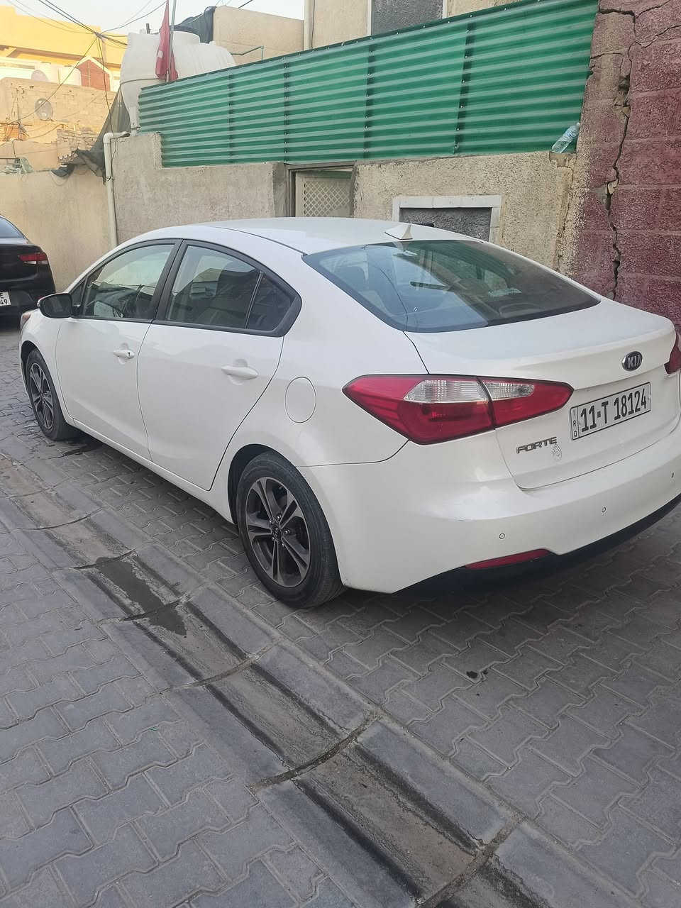 سلام عليكم فورتي 2015 رقم بغداد للبيع سيارة جاهزة من كلشي تحتاج بس درام شفت تبريد شغال  السعر السيارة 115 وبيهه مجال الرقم *********** المكان بغداد الشعلة
