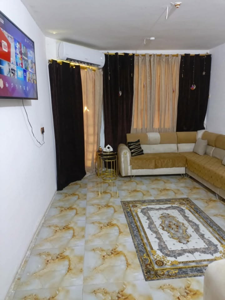 سلام عليكم مشتمل البيع المساحه ٨٠ ركن طابو صرف حله اكرمين قرب مدرسه على جواد الطاهر اتصل على الرقم ***********
