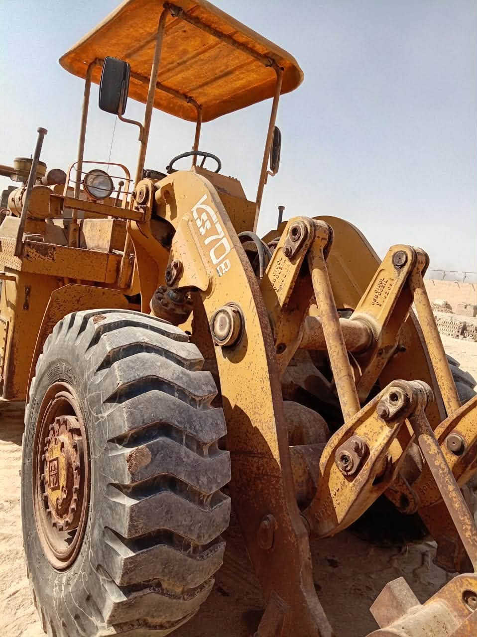 السلام عليكم شفل 70 مديل 86رقم قادسيه نكليزي كير ومكينه شركه  تخم تاير هندي جديد مكينه حلو وخير من الله وجهازه الشغل تريد قماره تريد شمسيه ‭***********‬ اني مكلف بل نشر
