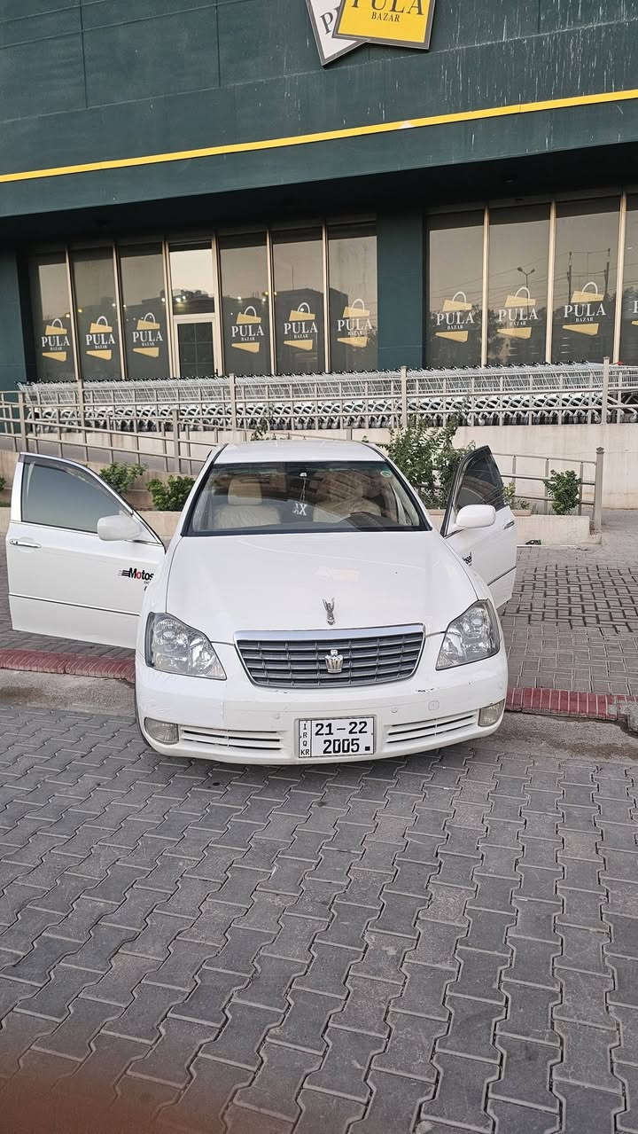 سةلام عليكوم 
شاهينة ٢٠٠٥ رؤيال 

بجوك بة بجوك كةم بةنزين خؤر 

تاقانةيةو دانراوة 

سةيارةي مالانة 

٢ بارجة بؤياخ 

***********
Kalarrrr
