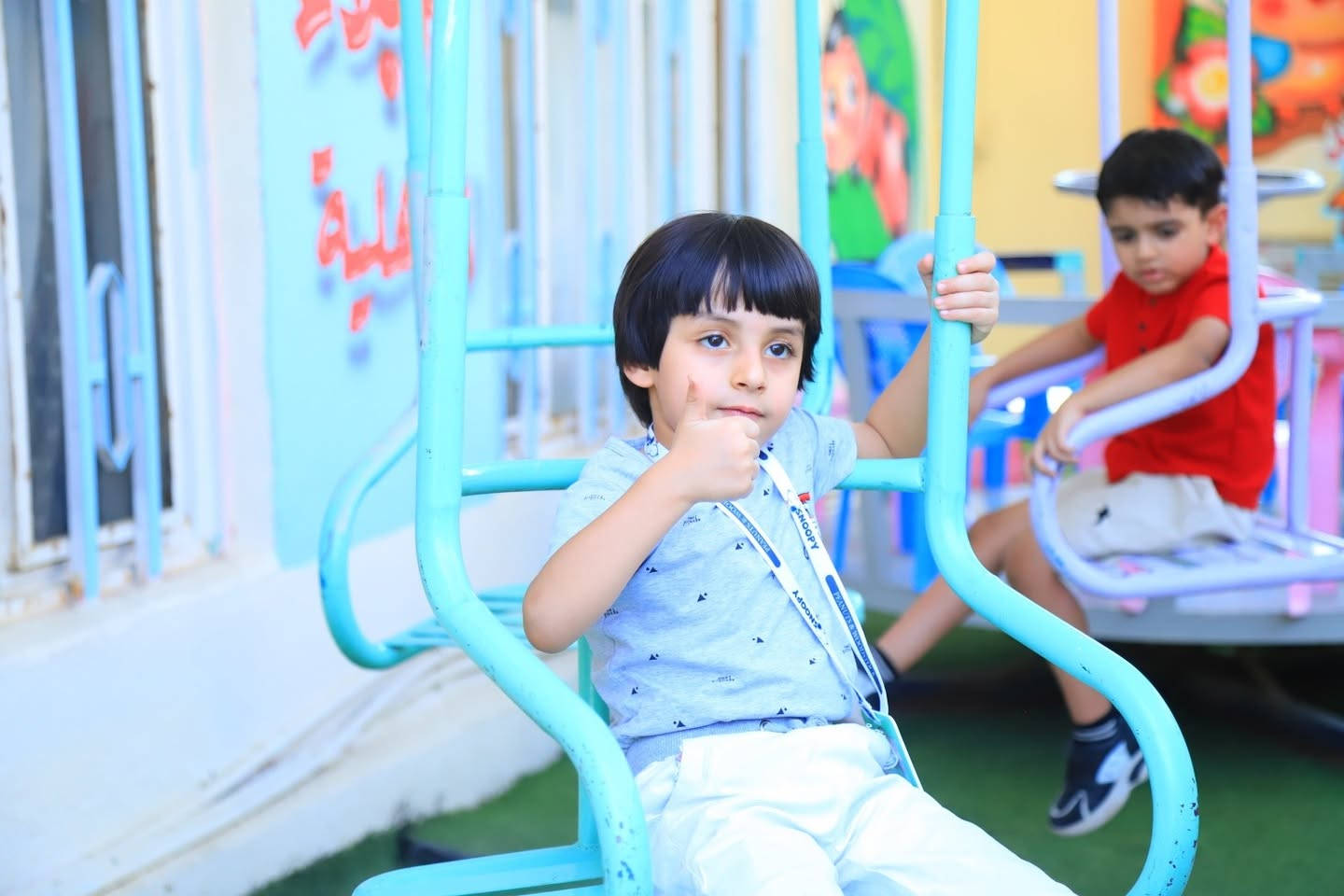أولياء أمورنا الكرام… وأطفالنا الأحبة 🌷
نرحّب بكم أجمل ترحيب في روضة جنة كربلاء الأهلية، ونفتح لكم أبوابنا بقلوبٍ مليئة بالحب والثقة. 🤍
أطفالكم أمانة في أعناقنا، ورعايتهم مسؤولية تربوية نعتز بها، وسعادتهم وراحتهم وتربيتهم هدفنا الأول.
اليوم بدأ الجد، وبدأ معه التعلّم واللعب والمرح واكتشاف المواهب. 📚🎨🧸
معًا سنزرع في أطفالكم الحب والثقة والأخلاق، ونرافقهم خطوةً بخطوة في أجمل سنوات طفولتهم. 🌈
✨ أهلًا وسهلًا بكم في جنة كربلاء… حيث نرعى الطفل بحب، ونربيه بقيم، ونعلّمه بمرح. ✨
