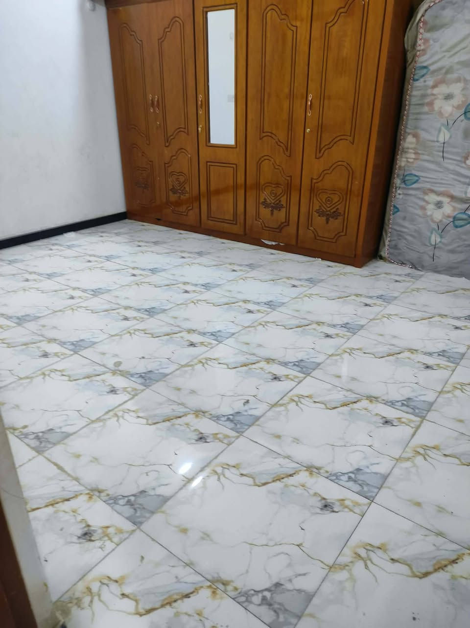 سلام عليكم بيت البيع مساحته 200 متر صب كونكريت البيت زراعي كل الخدمات متوفره بيه وبيه وصل طابو مكان البيت بل كنهاره مقابيل منطقت الحشد وسعر 90 وبيه مجال والشارع المقابيل 15متر‏‪  ‏‪تفاصيل رقم ‏‪***********‬‏
