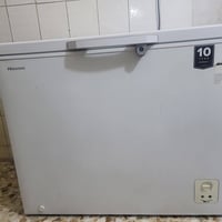 مجمدة هايسنس للبيع سعة 312 لتر / 11 قدم تعمل بصورة ممتازة والتجميد قوي...