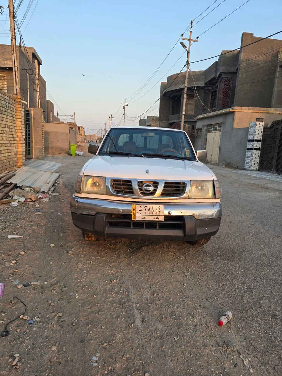 للبيع فقط  نيسان بيك اب دبل قماره رقم بغداد  تحويل بالوقت ليعجبك الموديل ٢٠٠٢  مكفول من التبديل والحادث نعم يوجد  كلير في البدي   شي بسيط  الكير والمحرك والصدر  مظبوط سياره جديده جدا  كل عملي بغداد والمحافظات  وين يعجبك اطلع بيها  طرق بعيده قريبه  تراي للشمال وارجع  السعر ٧٥ وبيه مجال *********** مكاني واسط الكوت
