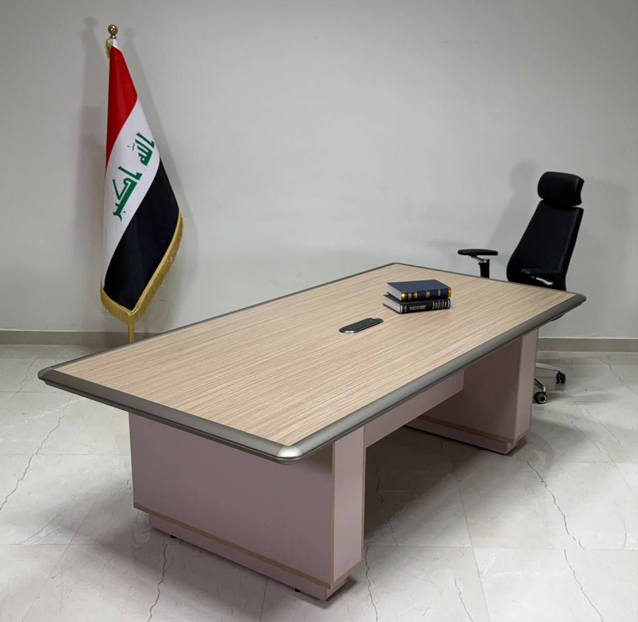 ميز اجتماعات • أثاث مكتبي • توصيل