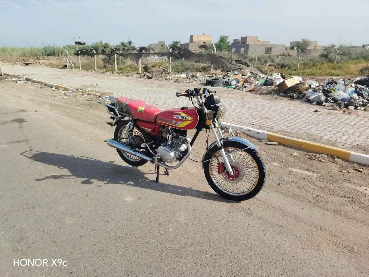 سلام عليكم دراجه للبيع موديل 23 سونك اصلي شكل لحديث وراق بغداد 
محركه كلش نضيف ويلاه ام نجمه  دراجه كلش حلوه

دراجه شللعه فصله ومعدل  دراجه حله من صوره سعره

525 وبيه مجال لشراي  رجائن الي ما يعرف بل سعار لا يخابر.  

مكاني صويره *********** خاص مفتوح

نص مكتوب في الصور:
- HONOR X9c