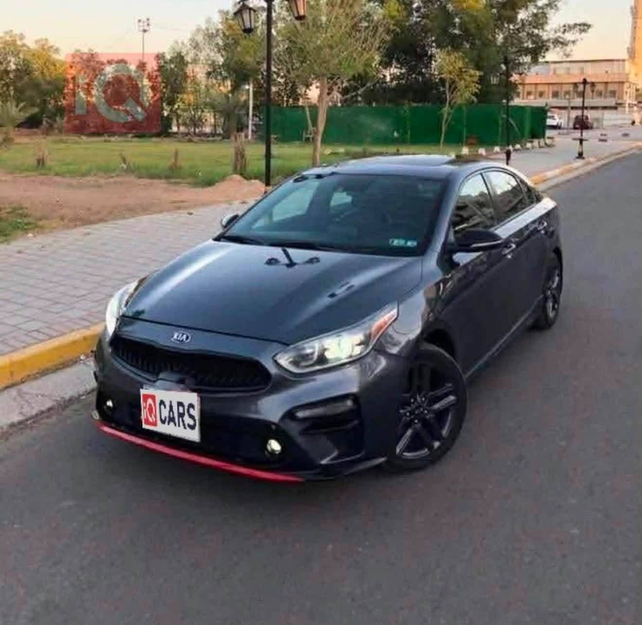 فورتي وارد أمريكي
2020 
فول مواصفات عده الكشن 
مكينه 2000دوش
كير AT
بيه جاملغ مال سايق فقط وجاملغ بصف السايق بس تكحيل بسط 
سياره تخبل احلا من صور 
سعر ١٤٥ بيه مجال بسط حك الجيه 
الرقم ***********
