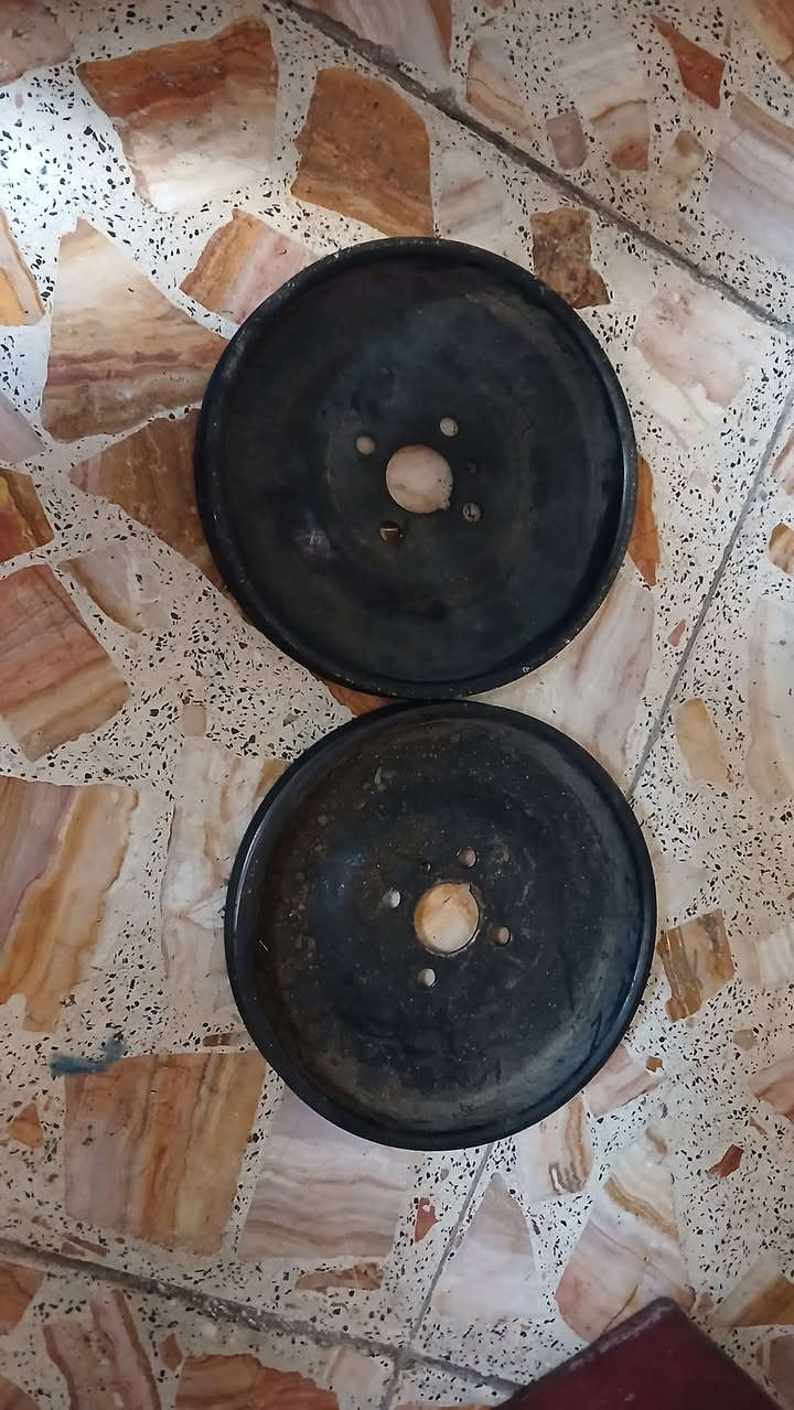 سلام عليكم عندي غراض البيع
انتره المقدسه موديل ٢٠١٠

منضومه كامله 

شاشه جديده كامله 

شباك اصلي جديد 

مري 
***********
