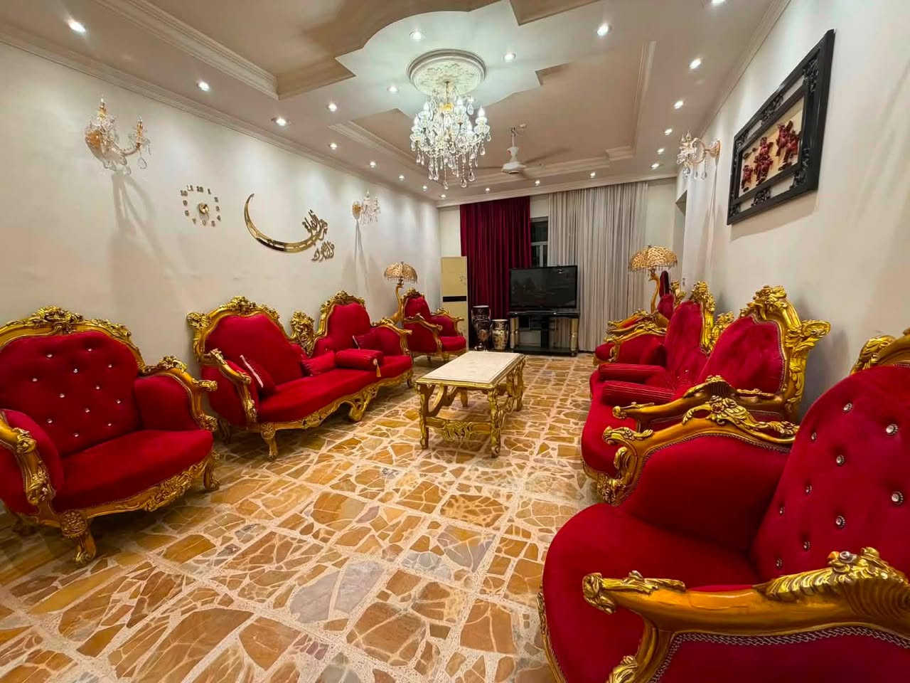 تخم دمياطي اخو الجديد مع فاترينا ايطالي خشب زان الوزن الثقيل مشتريهم ب ٥٧ ورقه
ابيعهم ب ١،٥٠٠،٠٠٠دينار عراقي مكاني العامريه 
***********
