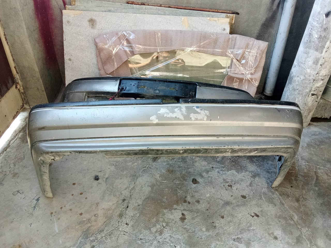 ئەو ئاشیایەن بۆ فرۆشتن
هەمووی ئاشیای ئۆپڵ 
هەموو مەزبووتە بەشەرت
