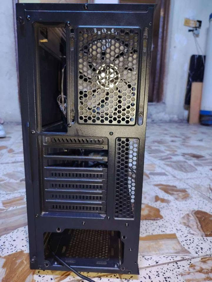 كيس ABKO NCORE G10 Black - 4 RGB Fans للبيع بسعر 60$وبيه مجال وبيه ثلاث مراوح اماميه و وحده خلفيه ***********
