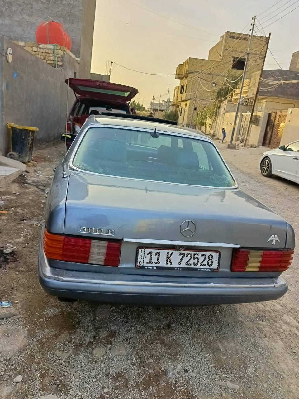 مرسيدس رئاسي 1988
محرك 3000 VVT
رقم بغداد إنكليزي
سنوية 2030 هزة جديدة

صبغ عام سبب الجراد
تبريد مليك
تخم وتاير جديد
تحتاج ترتيب بسيط

موقع السيارة: بابل 

للتواصل:
***********
***********

🟧 مراوس بدب بلادي او بيع

#مرسيدس_رئاسي #مرسيدس_1988 #سيارات_بغداد #سيارات_كلاسيك
