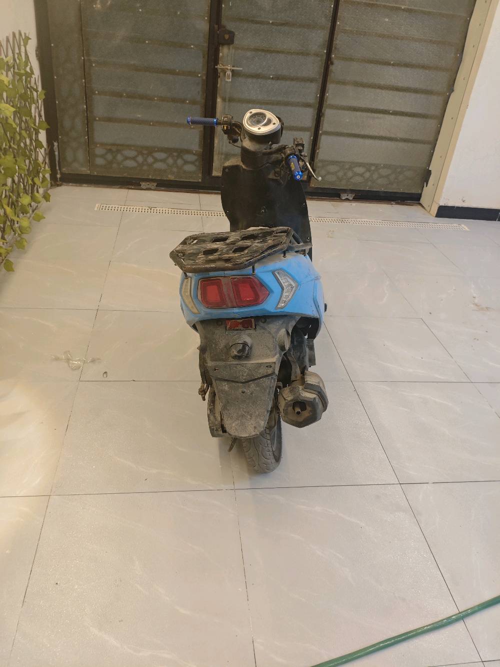 دراجه للبيع سعر 225 بيها مجال قليل عوزها كفر كدام كهربائيات كلها شغاله اشاير خلفيه ولبكلايت وهورن معوزه كفر كدام وكشن