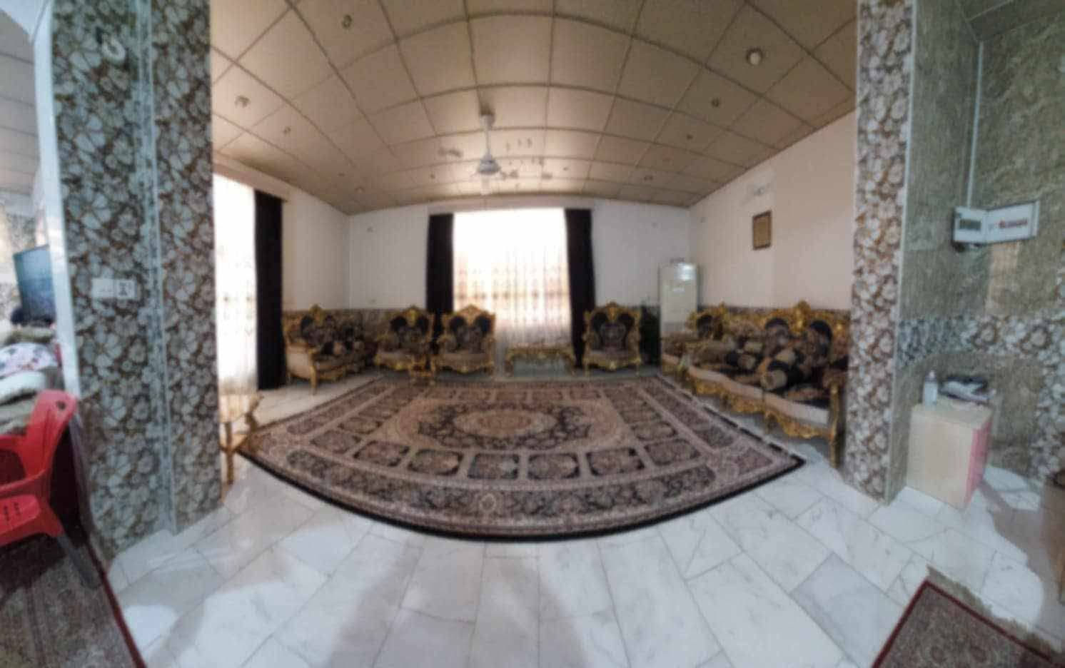 السلام عليكم ورحمة الله وبركاته 
للبيع دار الواقع في حي العدالة البناء حديث مواصفات المساحة 100 متر ركن 10×10  طابقين شارع  بعرض 15 م 
 ارضيات مرمر سقوف ثانوية يتكون الطابق ارضي من استقبال ، صالة ، مطبخ بارد ، حار مغلف بالسيراميك ومجموعة صحية والطابق اول ثلاث  غرف نوم ومجموعة صحية  

راسلونا وات ساب 
***********
