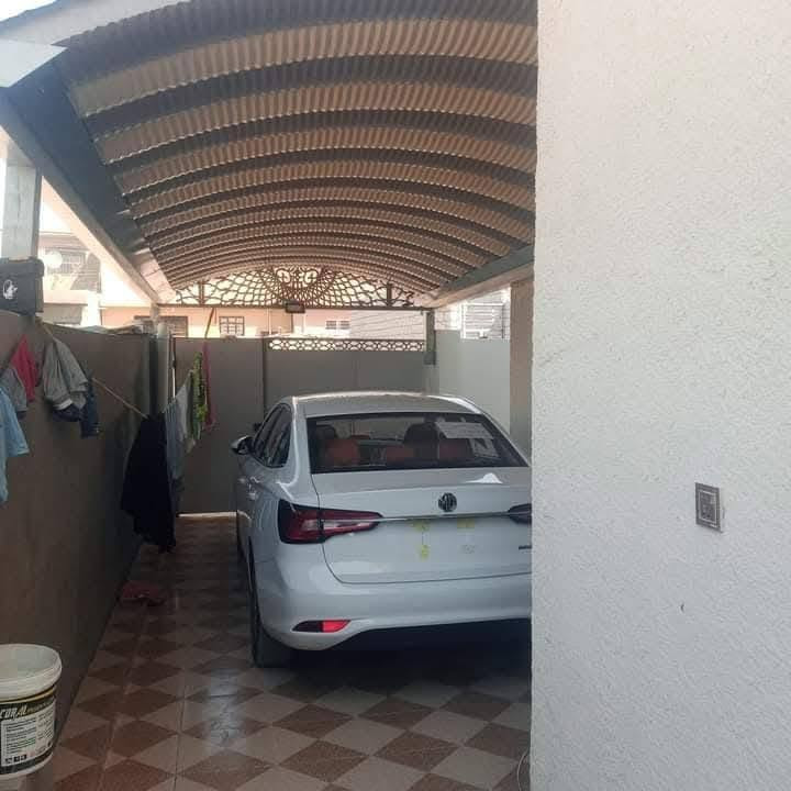 دار للبيع مساحة ٢٠٠ متر 
الدورة هورجب سند ٢٥  مربع المدارس 
طابقين  بناء طابوق 
٣ غرف نوم 
صاله 
استقبال 
مطبخ 
كراج 🅿
حديقة🏡 
صحيات داخلية وخارجية
السعر جدآ مناسب 
١٢٠ مليون وشويه بي مجال 
***********
*********** او مراجعه مكتب ليث الجبوري
