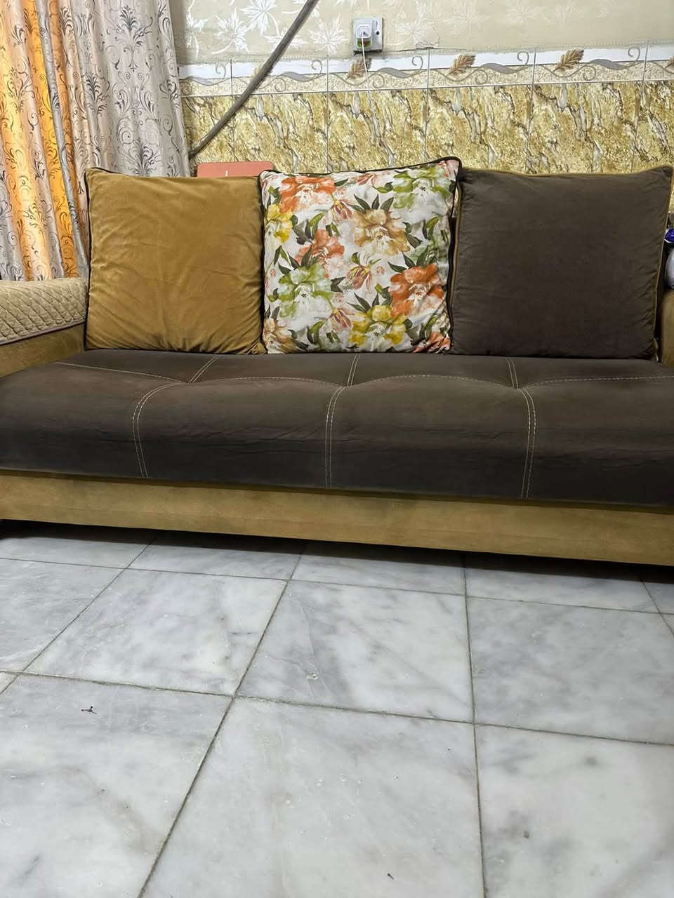 تخم مستعمل كلش نضيف 10 مقاعد 
سعره 400 الف 

التخم مسوي بلوك كلش ممتاز 
فقط المقاعد ال ٢ الفرديه ما مسويهم 
الباقيات كلهن بلوك 

عنواني بغداد مدينة الصدر 
للتواصل واتساب رساله ***********
