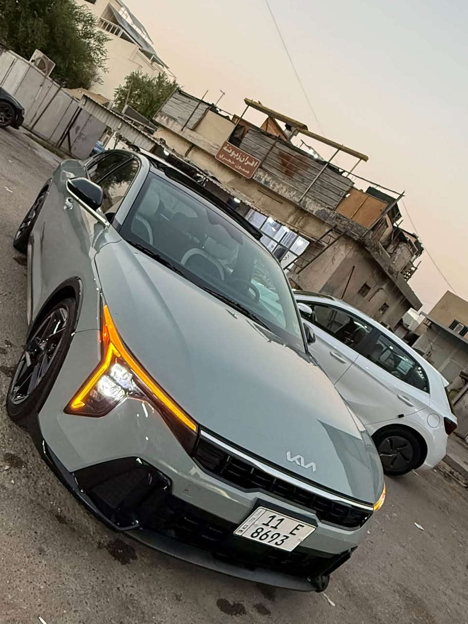 السلام عليكم
للبيع فقط كيا K4 موديل 2025
ماشية 2000 (زيرو )
وارد امريكي صبغ جاملغ امامي + بنيد 
دخول جديد رقم وهزة جديدة باسمي 
الفئة ( جي تي لاين ) فول 
المواصفات مثل مموضح بالصور 
رادارات
شاشة متصلة + كامرة 
مكينة 2000 
داخل جلد لونين 
كشنات تدفئه وتبريد 
السيارة بدون اي نقص وتعميرها درجة اولى 
السعر المطلوب 175 ورقة وبيها مجال 
للاستفسار *********** علي 
العنوان بغداد - الغدير - ساحة ميسلون
