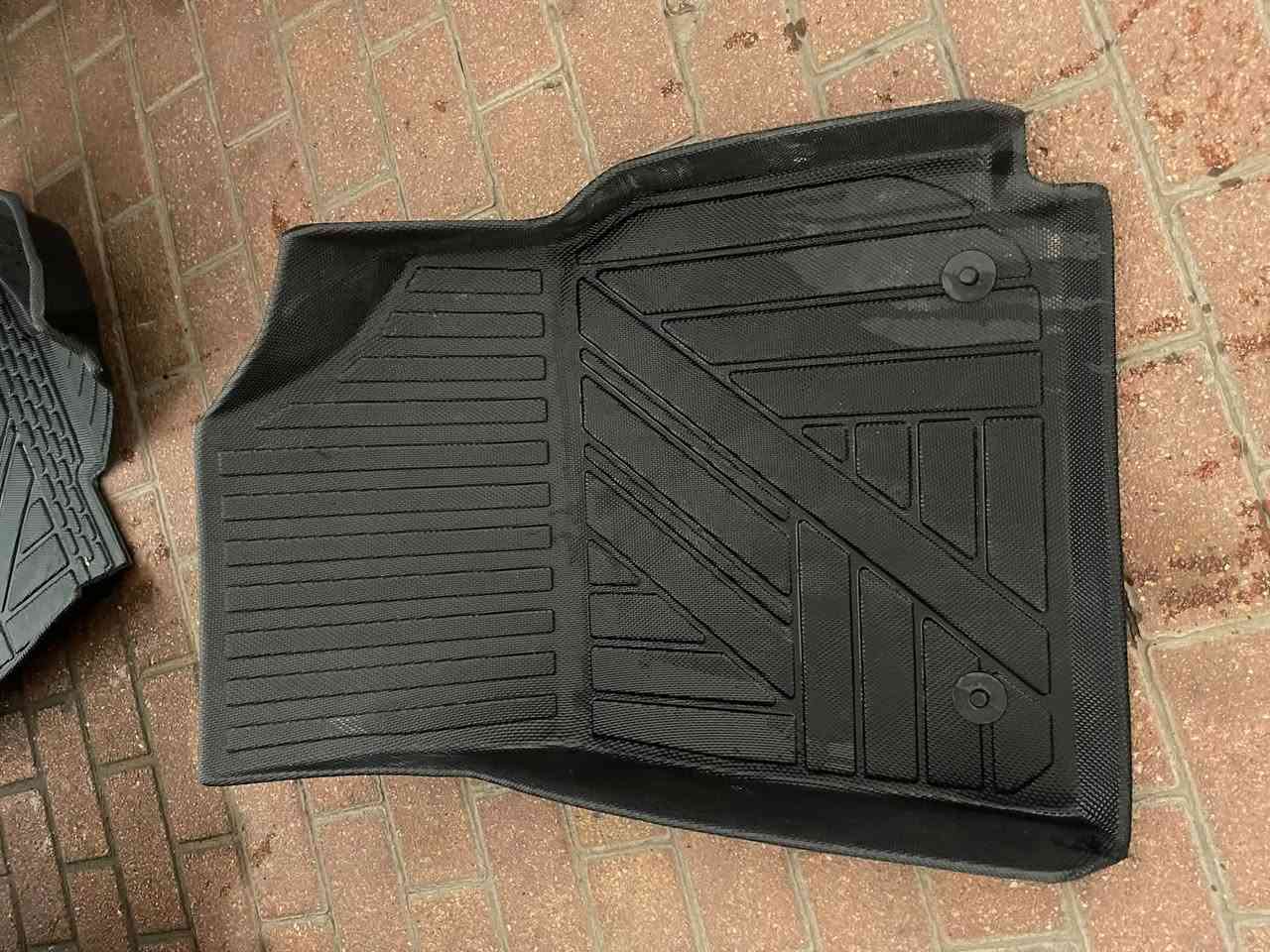 شاحنه ام اليرث BYD اصليه سعرهه 125
كاعيات حوضيات يرهمن عله كل البيوايديات 45الف 
مكان بغداد ***********
