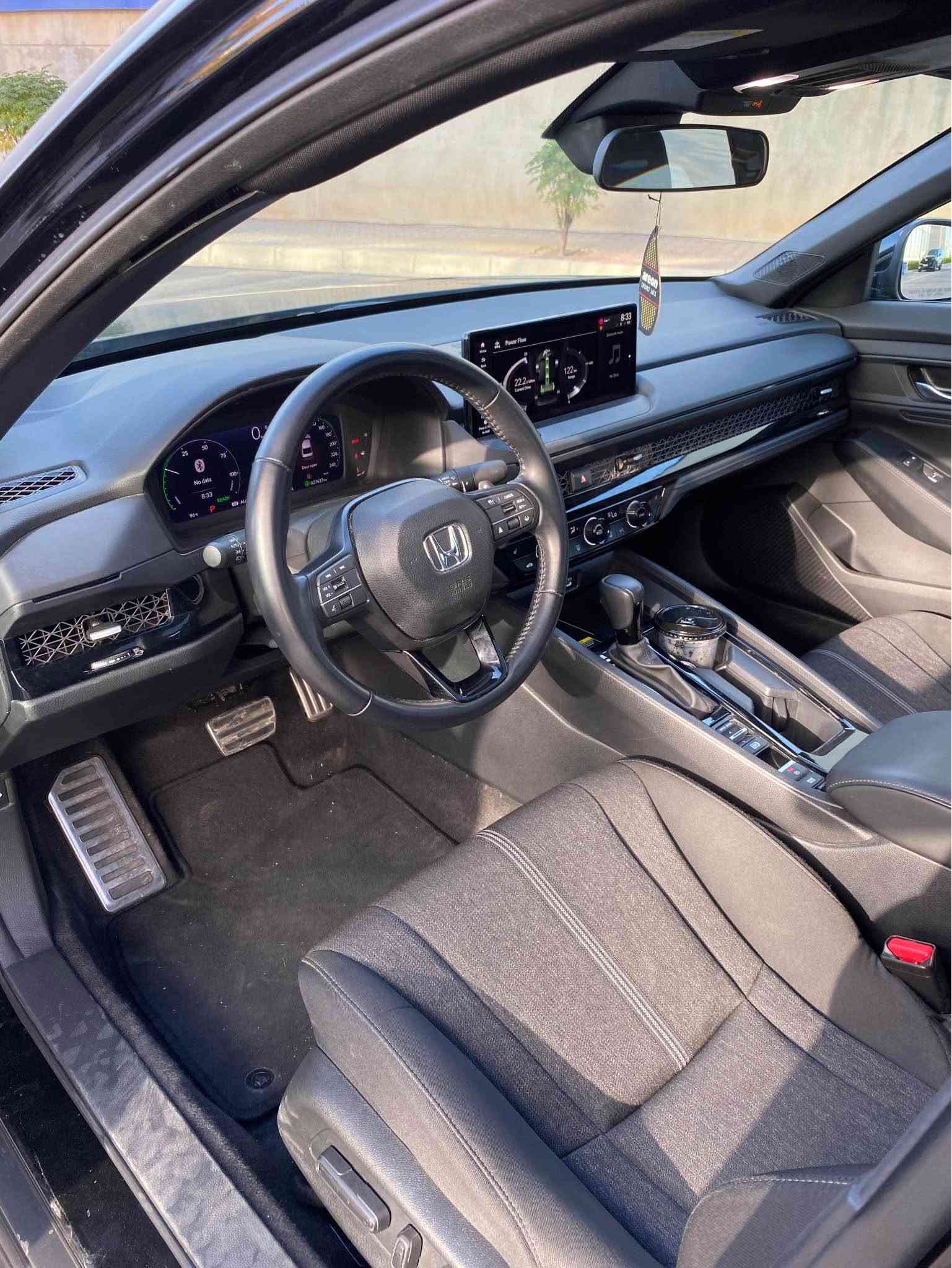 Honda Accord Sport Hybrid 2025
 
المحرك والأداء

* محرك بنزين 2.0 لتر، 4 سلندر
* نظام هايبرد Honda
* قوة المحرك البنزين 146 حصان
* القوة الإجمالية للنظام الهجين حوالي 204 حصان
* ناقل حركة إلكتروني e-CVT
* دفع أمامي FWD
* تشغيل هادئ واقتصادي جداً بالوقود

المواصفات والتجهيزات

* جنوط رياضية 19 إنش
* تصميم Sport رياضي
* شاشة وسطية 12.3 إنش
* تشغيل بصمة/زر
* تشغيل عن بُعد
* تكييف أوتوماتيك ثنائي المناطق
* كراسي أمامية مدفأة
* مقعد سائق كهربائي
* كاميرا خلفية
* حساسات ومساعدات قيادة Honda Sensing
* مثبت سرعة متكيف
* نظام المحافظة على المسار
* تحذير مغادرة المسار
* نظام الفرملة لتفادي الاصطدام
* تحذير اصطدام أمامي
* أنظمة أمان متعددة
* 8 وسائد هوائية
* إضاءة LED
* تحكم بالمقود
* نظام صوتي متعدد السماعات
* دخول بدون مفتاح

سيارة ب سعر بلاش بلاش 
ماشية ٢٧ الف كيلومتر فقط 
لون أسود القطران مكفولة من گير-محرك-كهربائيات
ضررها ٣ قطع و نص صبغ البجم كبس خلفية هم كبس بدون نقطة دواخل ارباكات فقط دكمة 
ب سعر بلاشش بلاشش 
سعرها 178$ ورقـــة و مجال 🔥
للأستفسار اتصل على هذا الرقم 
كورك-واتساب 
*********** سميل, دهوك
