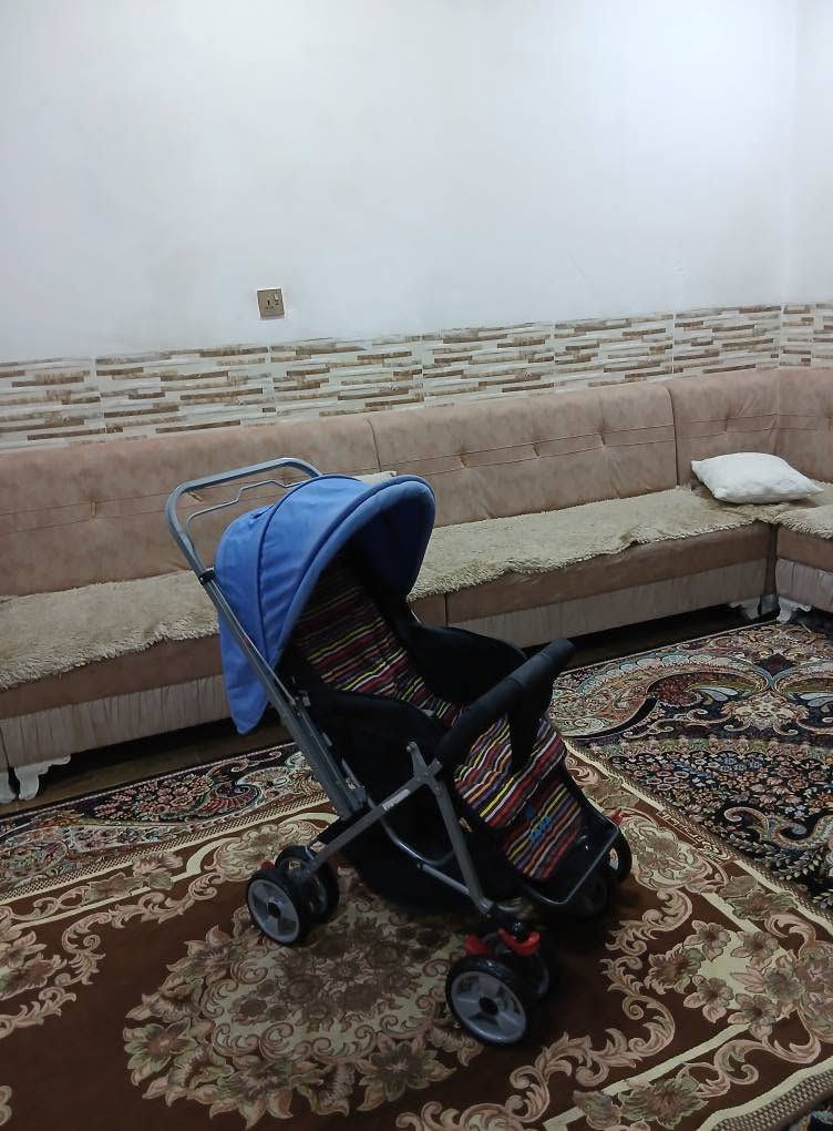 عارەبانەی مناڵان ئەوروپیە شەریکەی vava یە، زۆر تۆکمەو بێعەیبە ، 8 تاییە و تایە گەورەیە، قایشی بەستنەوەی هەیە، دەسکەکەی دوئاڕاستەیەو ئەتوانی مناڵەکە ڕوبکەیتە خۆت ، کورسیەکەی تەواو تەختەکرێ بۆخەوتنی مناڵ، ژێری پێوەیە بۆشت هەڵگرتنو بازاڕی ، تایەو ئیستۆپ و لێخوڕینی زۆر مەزبوتە
شوێن قاچی مناڵەکە بەرز ئەکرێتەوە، ئەتوانی لە تەمەنی یەک ڕۆژی مناڵی تێبکەی تا 5 ساڵی 
سعریشی زۆر گونجاوە قفڵی 45 هەزارە بەبێ معامەلە
سلێمانی ، گەیاندن هەیە*********** السليمانية, العراق
