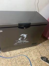مجمده جديده قبل سبوع اخذته  سعره ٣٥٠وبيه مجال مكاني بغداد محموديه 0788...