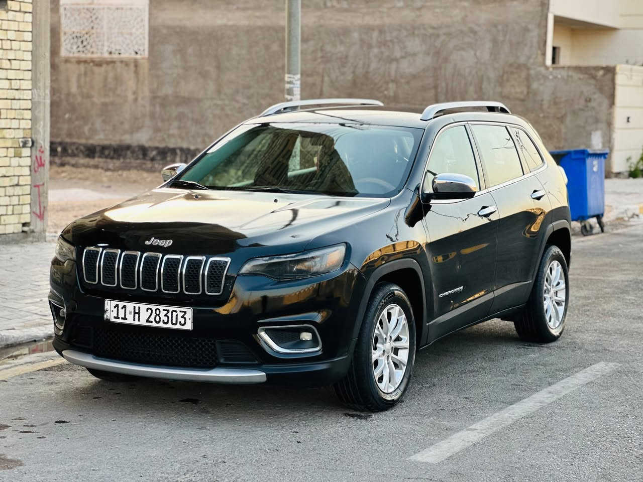سلام عليكم جيب بزون للبيع موديل 2019 السعر 118 وبي مجال بسيط صور حادثه مرفوقه بلمنشور صبغ البنيد والباقي كفاله شرط سونار مكينه 2400 كشنات تدفئه تحكم ستيران جهتين سايد بريك بصمه شاشه كبيره كامره خلفيه دواره حسارات وباقي موصفات معروفه رقم دولي تحويل مباشر العنوان كربلاء بيع فقط للستفسار ***********
