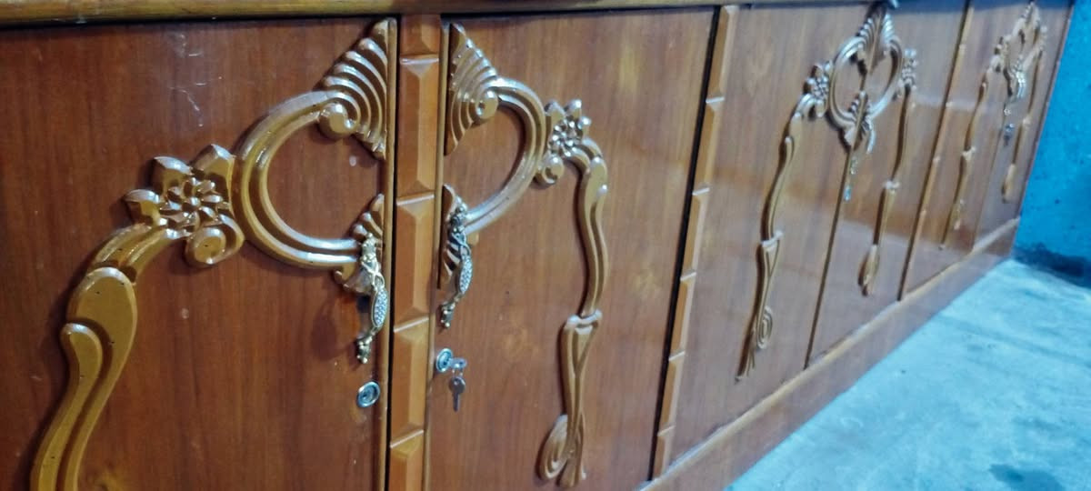 السلام عليكم  لبيع بوفيه 6 بيبان صاج   السعر 275  التواصل على نفس الصفحه أو الاتصال على الرقم ***********
