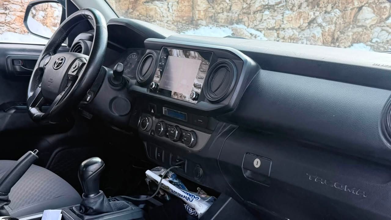 السلام عليكم
للبيع او مراوس بهايلوكس 

توكاما موديل 21سته سلندر فور ويل

بصمه تشغيل عن بعد رادار توقف ذاتي

محرك بانزين. كير اوتو 

رقم شمالي

ماشيه 135الف

عارضها 230وبيها مجال

عنواني بغداد

***********

