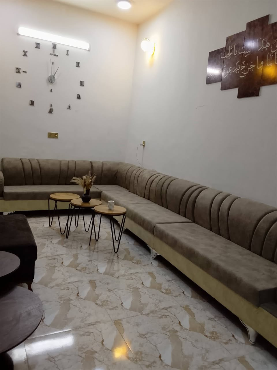تخم ديوان جديد للبيع ب360الف مع سيت طبلات ثلاثي.للتواصل والاستفسار ع ***********
